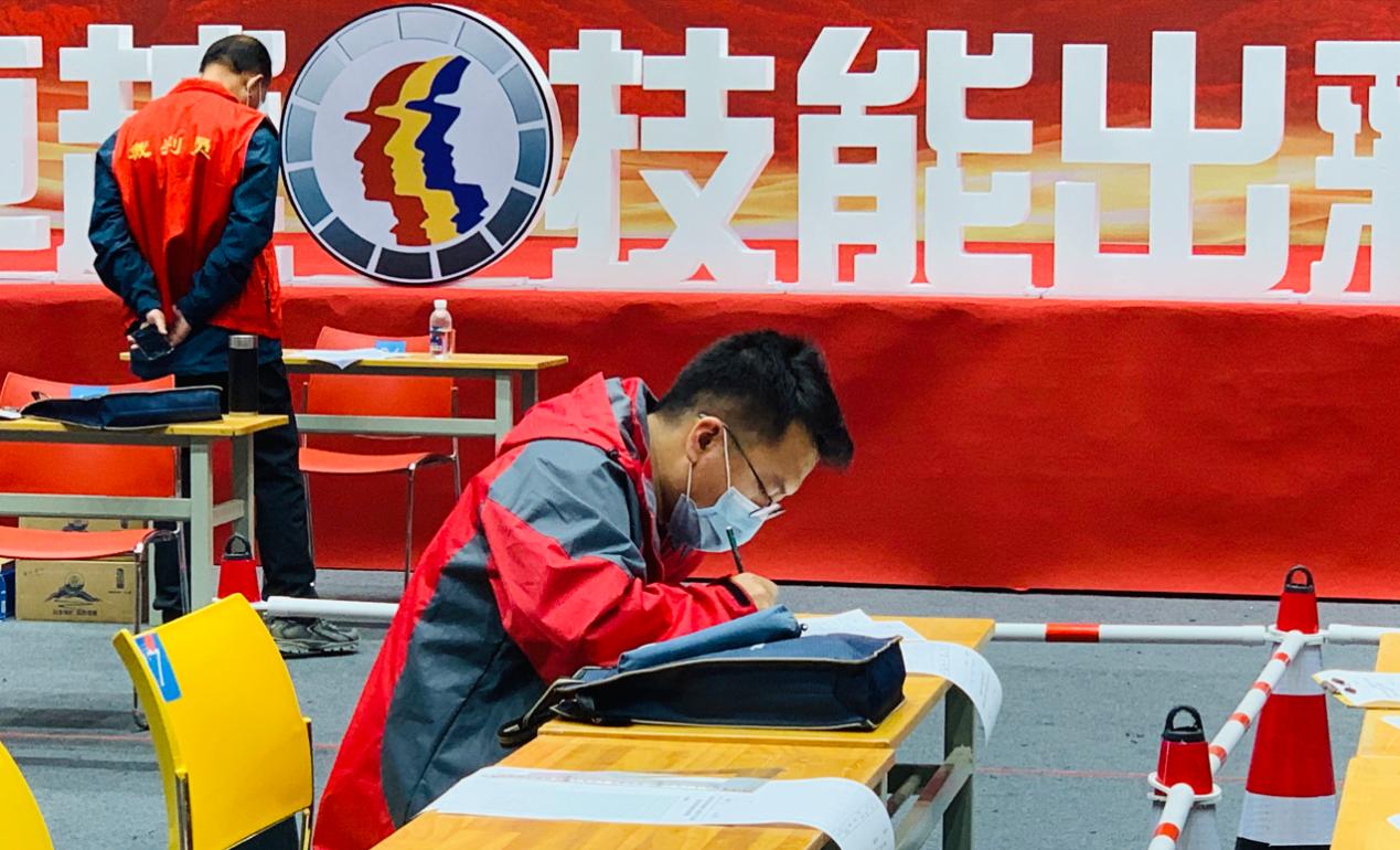 曹旭个人 (1).jpg